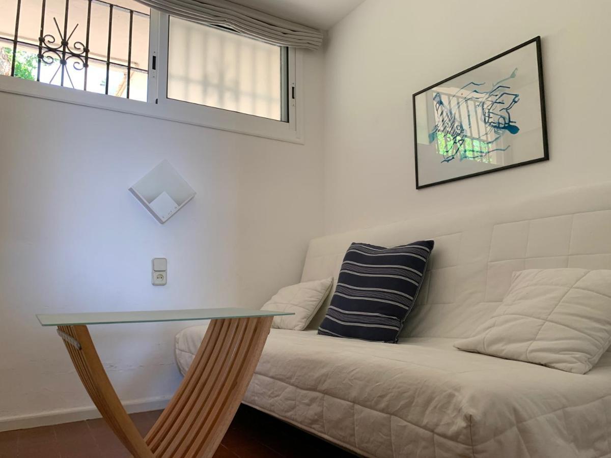 ⭑ Terrace + Sea Views + Private Beach. What Else? ⭑ 또사데마르 외부 사진