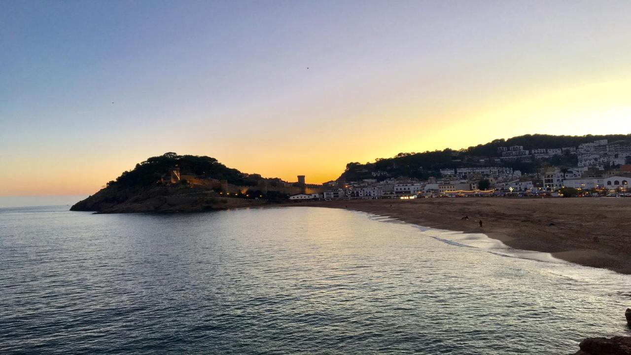 ⭑ Terrace + Sea Views + Private Beach. What Else? ⭑ 또사데마르 외부 사진